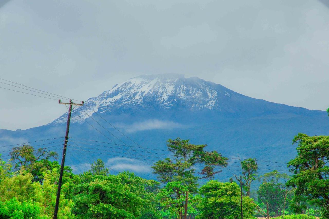 Dual Mountain View Lodge Moshi Esterno foto